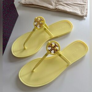 Tory Burch Mini Miller Flat Thong Yellow New Size 8